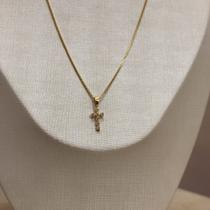 Colar com pingente cruz cristal ouro Colar com pingente cruz cristal ouro
