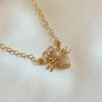 Colar com Pingente de Aranha Dourado Folheado a Ouro 18K com Zircônias