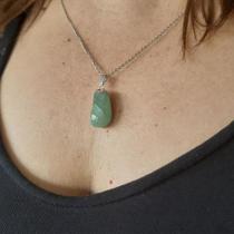 Colar com Pingente de Pedra Quartzo Verde Rolada - Mandala Esotérica