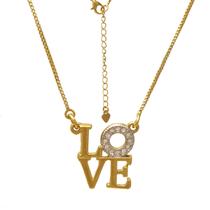 Colar com Pingente Escrito Love Cravejado com Zircônias Folheado em Ouro 18K Softjoias