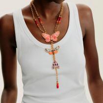 Colar com pingentes de borboletas coloridas