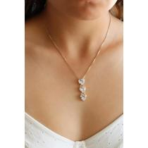 Colar com Três Corações de Pedras de Zircônias Banhado Ouro 18k Colar com Três Corações de Pedras de Zircônias Banhado Ouro 18k