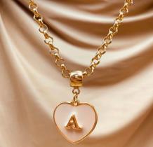 Colar Coração com Pingente Inicial do nome Feminino - Dourado - Letra A - Cabide de Ouro