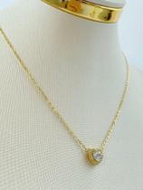 Colar Coração Cravejado com Zircônia Cristal - Banho de Ouro 2 Milésimos com Verniz Italiano e Extensora - 1 Unidade