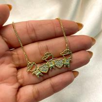 Colar coração cravejado cristal 3 meninos banhado a ouro 18k