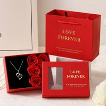 Colar Coração Eu Te Amo Em 100 Idioma + Porta Joia 8 Rosas Vermelha Colar Coração Eu Te Amo Em 100 Idioma + Porta Joia 8 Rosas Vermelha
