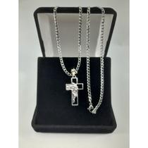 Colar Corrente 45cm Com Pingente Cruz Vazado Imagem Jesus Coroa de Espinhos Prata Exclusivo Premium Colar Corrente 45cm Com Pingente Cruz Vazado Imagem Jesus Coroa de Espinhos Prata Exclusivo Premium
