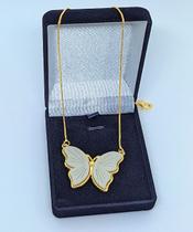 Colar Corrente Feminino com Pingente Borboleta Grande Madrepérola Folheado Ouro 18k Gargantilha 45cm Tendência Colar Corrente Feminino com Pingente Borboleta Grande Madrepérola Folheado Ouro 18k Gargantilha 45cm Tendência