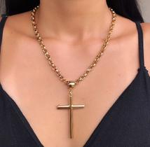 Colar Corrente Feminino Elos Grosso Português com Pingente Cruz Crucifixo Folheado Ouro 18k Antialérgico