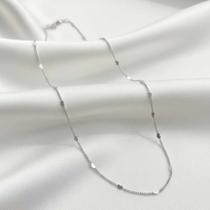 Colar correntinha mini corações lisos 50cm banhado a prata