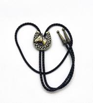 Colar Country Gravata Baladeiros Cavalo Ouro Velho Escovado C/Strass Colar Country Gravata Baladeiros Cavalo Ouro Velho Escovado C/Strass