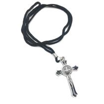 Colar crucifixo cruz são bento metal prata velha