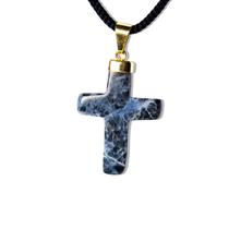Colar Crucifixo Sodalita Azul Pedra Natural Envolto Dourado Colar Crucifixo Sodalita Azul Pedra Natural Envolto Dourado