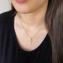 Colar Cruz Cravejada Torcida Ouro 18k Banhada Semijoia 45cm Colar Cruz Cravejada Torcida Ouro 18k Banhada Semijoia 45cm