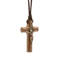 Colar Cruz de Madeira Cilíndrica - 6cm Chagas de Cristo com São Bento
