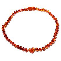 Colar de Âmbar Báltico com Pingente de Coração Mel Escuro Polido para Bebê