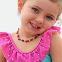 Colar de Âmbar Báltico Mel Escuro Não Polido com Quartzo Rosa para Bebê