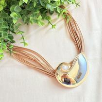 Colar de Cordão com Pingente de Concha Caracol Dourado