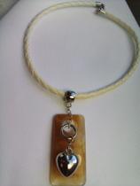 Colar de Couro Paz no coração