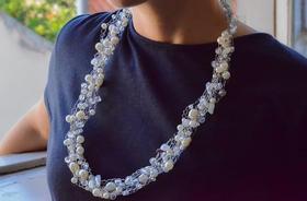 Colar de Croche em Arame e Perolas Colar de Croche em Arame e Perolas