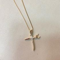 Colar De Cruz com Zircônia Escrito Fé Folheado a ouro Antialergico e com Garantia. Semijoia Religiosa.