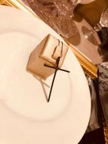 Colar de Cruz, rodio negro, semi joia com pedras