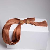 Colar de Mesa 2 metros Ocre Madeira Amabile Guzzon