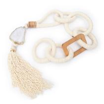 Colar De Mesa Grande Com Argolas e Pedra Quartzo, Madeira e Fios Algodão
