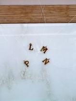 Colar de Nylon com Pingente Inicial P Folheado a Ouro 18k Colar de Nylon com Pingente Inicial P Folheado a Ouro 18k