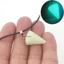 colar de pedra fluorescente azul verde brilha no escuro cordão pedrinha spike alto qualidade colar de pedra fluorescente azul verde brilha no escuro cordão pedrinha spike alto qualidade