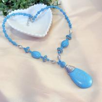 Colar de Pedras Turquesa com Pingente Gota em Murano