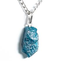 Colar de Pedrinha Apatita Azul Bruto Natural com Pino em Prata 950 Colar de Pedrinha Apatita Azul Bruto Natural com Pino em Prata 950