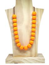 Colar de Resina Bolas Corais Otimismo