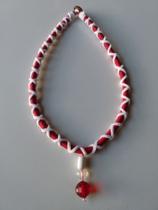 Colar de tecido com pingente