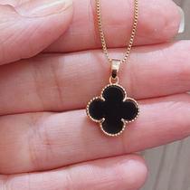 Colar De Trevo Preto Folheado A Ouro
