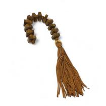 Colar decorativo em madeira e nylon artesanal