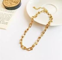 Colar Dourado Corrente Gargantilha Entrelaçada Detalhes Colar Dourado Corrente Gargantilha Entrelaçada Detalhes