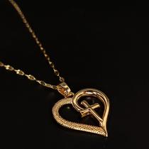 Colar dourado Feminino em aço inoxidável com pingente coração