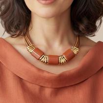 Colar Duo Marrom e Vermelho com Fio Encerado e Metais Banhados Colar Duo Marrom e Vermelho com Fio Encerado e Metais Banhados