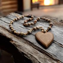 Colar e enfeite duplo com coração em madeira decorativo para porta, parede, vaso produzio a mão Colar e enfeite duplo com coração em madeira decorativo para porta, parede, vaso produzio a mão