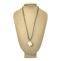 Colar em Couro Grego e Prata Howlita Bruta - Ponte Vecchio Colar em Couro Grego e Prata Howlita Bruta - Ponte Vecchio