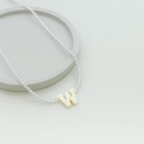 Colar em Cristal com a Letra de Madrepérola 40cm com 5cm de extensor em Prata 925