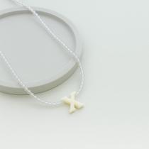 Colar em Cristal com a Letra de Madrepérola 40cm com 5cm de extensor em Prata 925