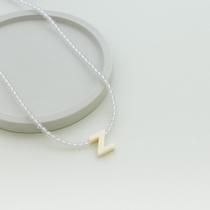 Colar em Cristal com a Letra de Madrepérola 40cm com 5cm de extensor em Prata 925