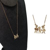 Colar Família Cravejado com Zircônia Folheado Ouro 18k r.06 Colar Família Cravejado com Zircônia Folheado Ouro 18k r.06