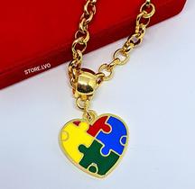 Colar Feminino Adulto e Infantil Corrente Elo Português Folheado Ouro Dourado com Pingente Coração colorido Autismo Colar Feminino Adulto e Infantil Corrente Elo Português Folheado Ouro Dourado com Pingente Coração colorido Autismo