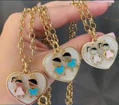 Colar feminino Amor de mãe com fundo madre pérola