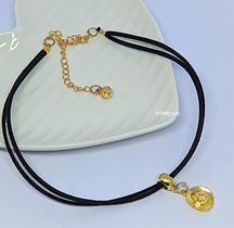 Colar Feminino Choker fio Encerado Couro Preto Ajustável com Pingente Chapéu Dourado Festa Country Mulher Peoa Tendência