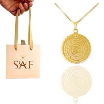 Colar Feminino com Pingente Mandala Oração Pai Nosso Banhada Ouro 18k e Caixinha de Presente Colar Feminino com Pingente Mandala Oração Pai Nosso Banhada Ouro 18k e Caixinha de Presente