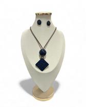 Colar Feminino Kit Com Brinco Pedra Resina Elegante Cristais Colar Feminino Kit Com Brinco Pedra Resina Elegante Cristais